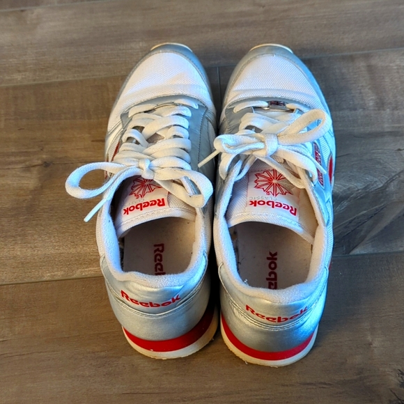 Reebok Classics Sneakers size 6.5 kids USA - Picture 2 of 6